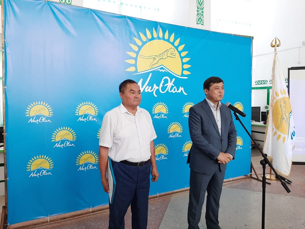 «Nur Otan» partııasy «Eńbek» baǵdarlamasymen óńirdi aralaýdy bastady