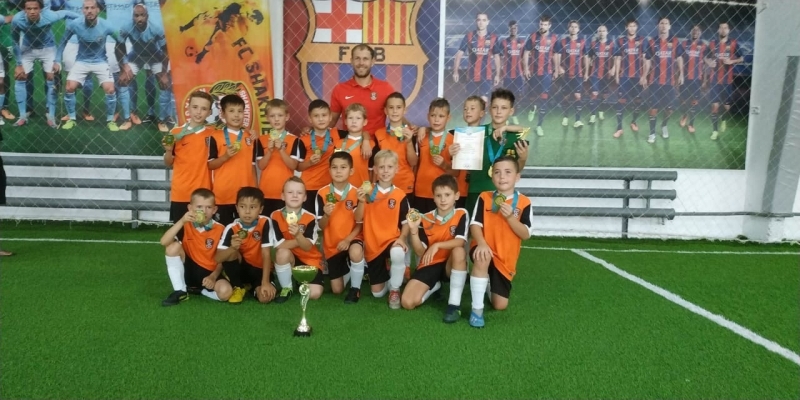 Qaraǵandynyń jas fýtbolshylary top jardy