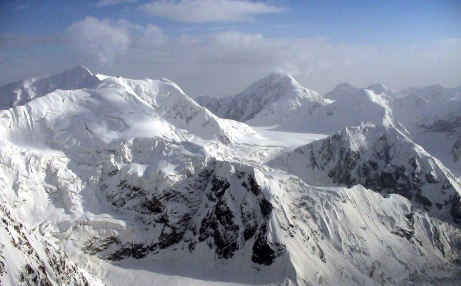 Tıan-Shan taýynda joǵalyp ketken alpınısterdi izdeý toqtatyldy