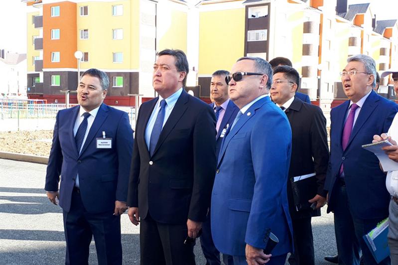 Úkimet basshysy Aqtóbede turǵyn úı qurylysymen tanysty