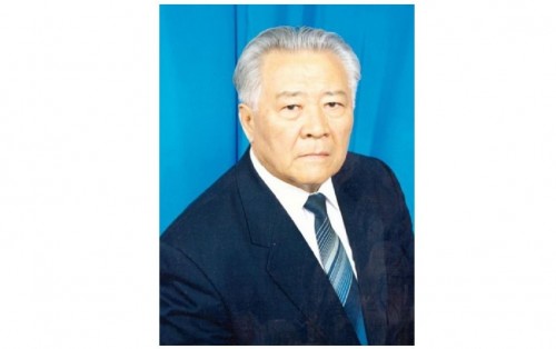 Adal eńbek abyroı bıigine kóteredi