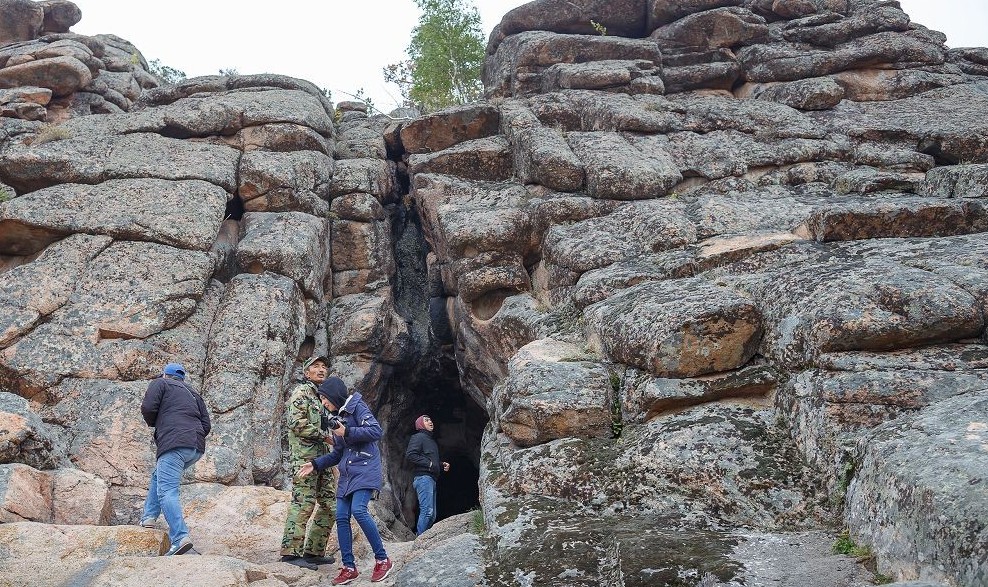 Úńgirlerge jaryq túspek