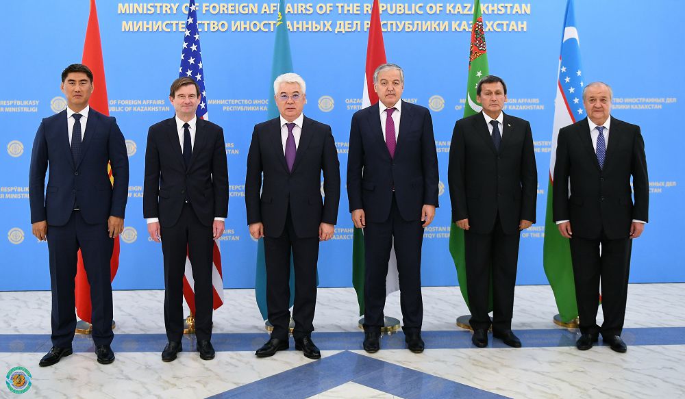 Ortalyq Azııa taǵy da basty nazarda