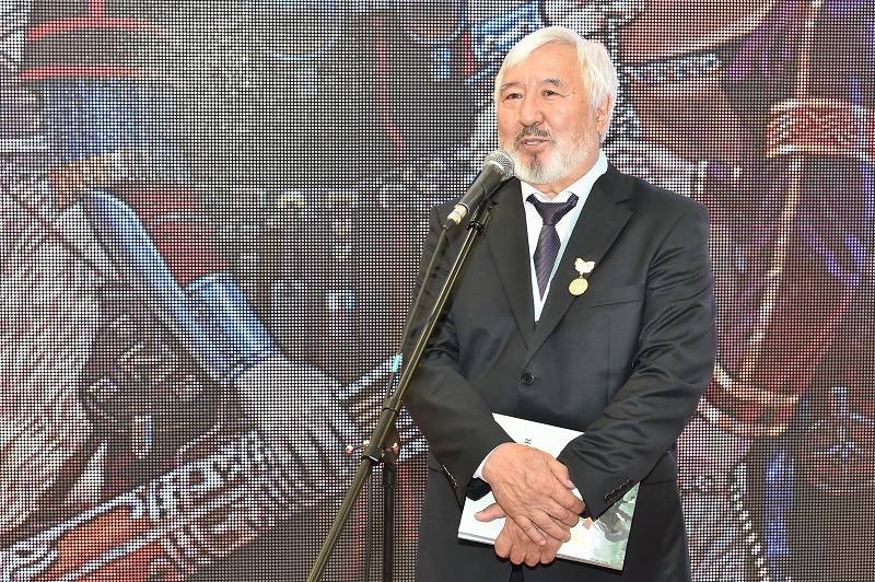 Qalıola Ahmetjannyń «Ýaqytqa saıahat» atty kórmesi ashyldy