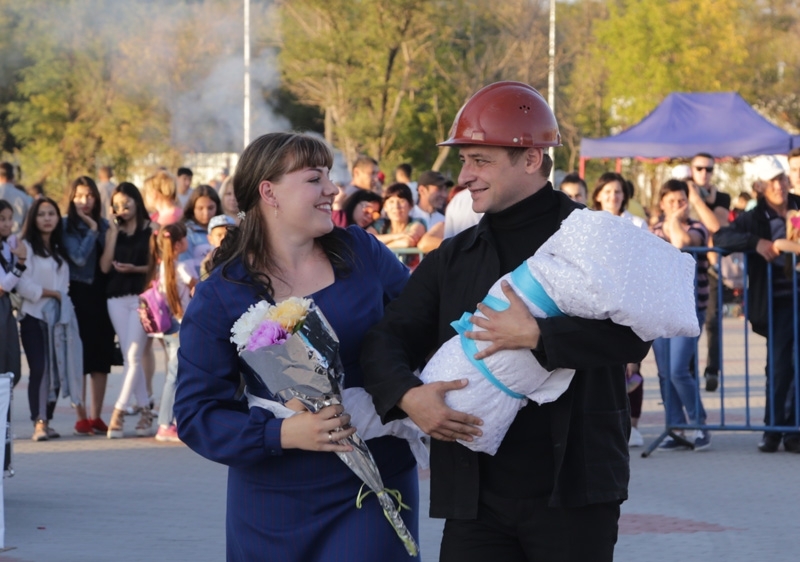 Qaraǵandy kenshiler kúnin keńinen atap ótti