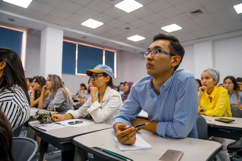 Almatyda joǵary synyp oqýshylary óz jolyn tańdady