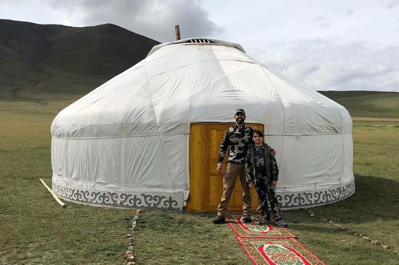 Donald Tramptyń uly Mońǵolııada qazaq kıiz úıinde qonaq boldy