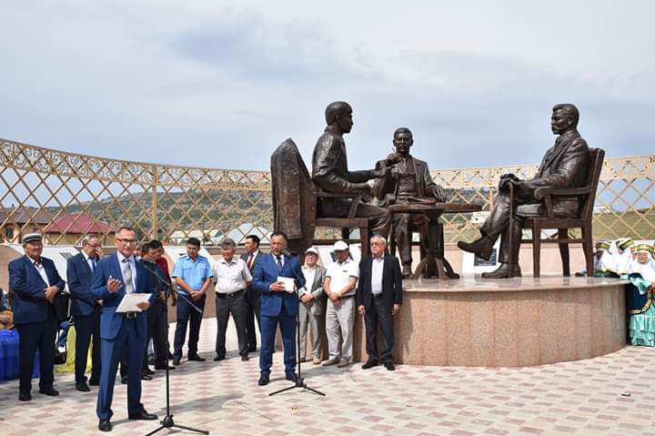 Qarqaralyda Alash qaıratkerlerine eskertkish ornatyldy