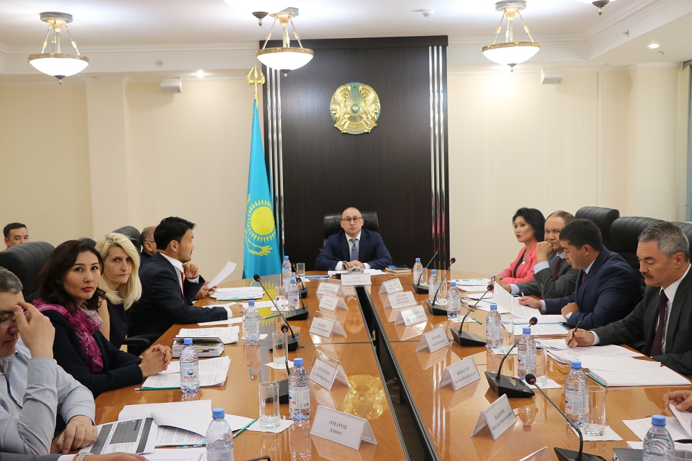 Aqparatqa qol jetkizý máseleleri jónindegi Komıssııanyń kezekti otyrysy ótti