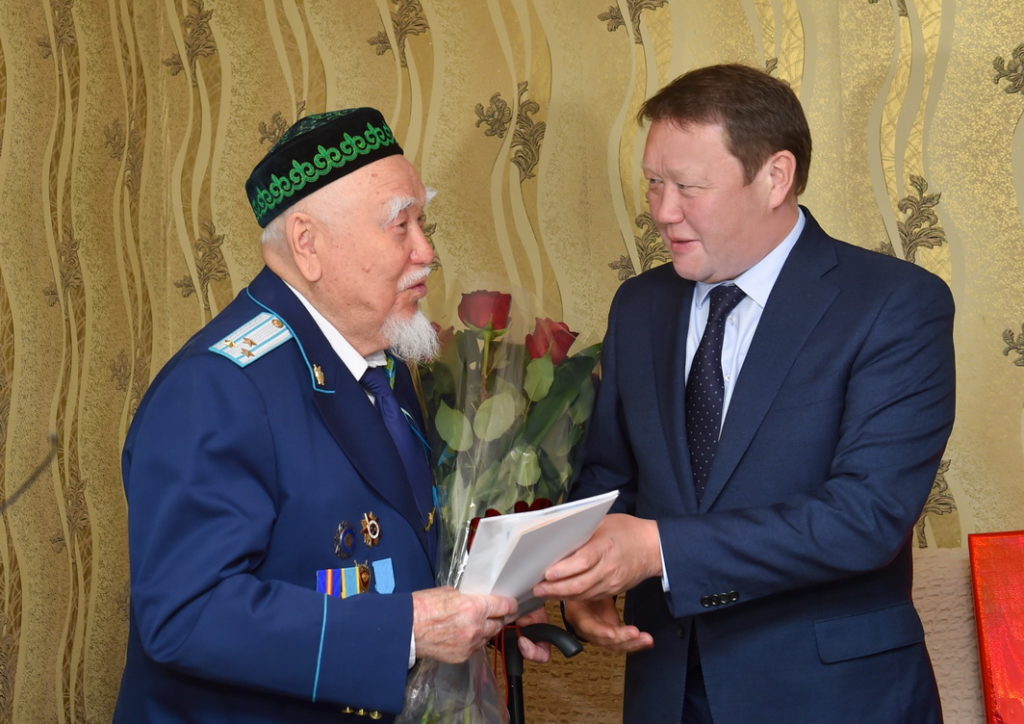 «Soltústik Qazaqstannyń qurmetti azamaty» ataǵy soǵys ardagerine berildi