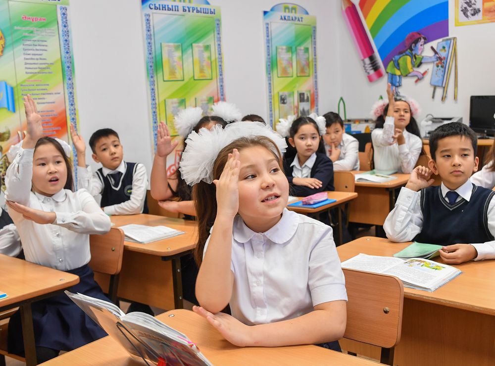 Oqýshylarǵa keńes berdi