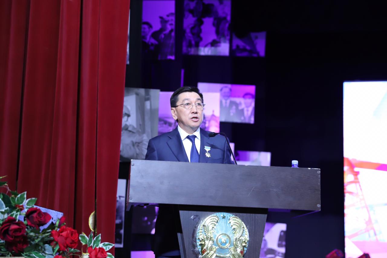 «QazMunaıGaz» basshysy Mańǵystaý óńiriniń munaıshylaryn quttyqtady