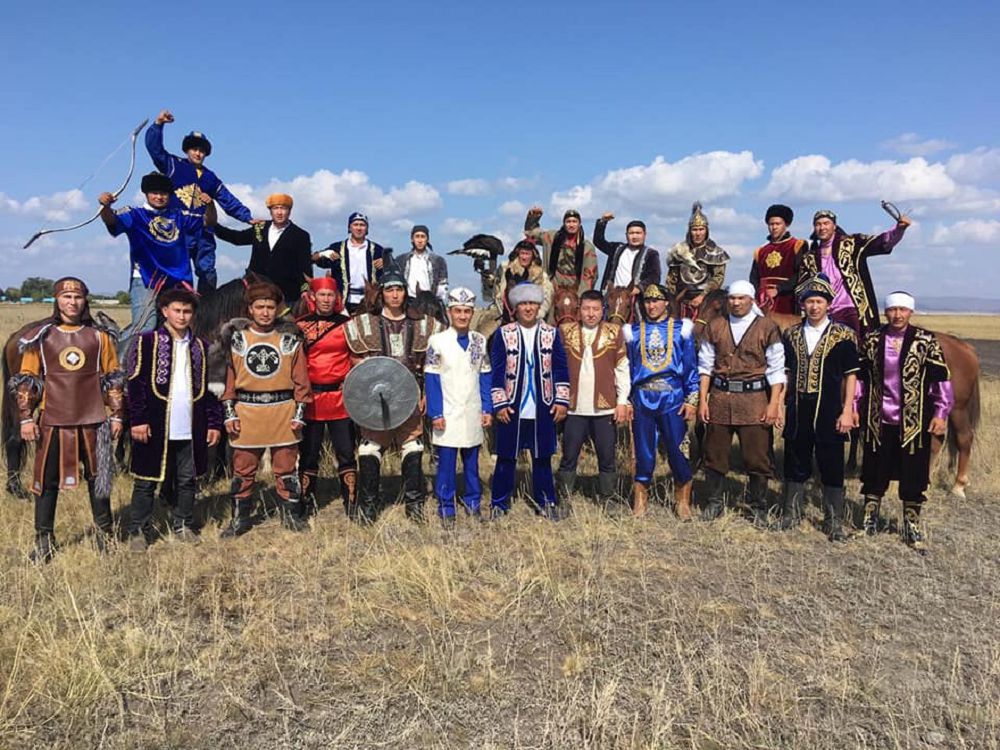 Tolaǵaı jigitter Tolaǵaıdyń baýraıynda bas qosty