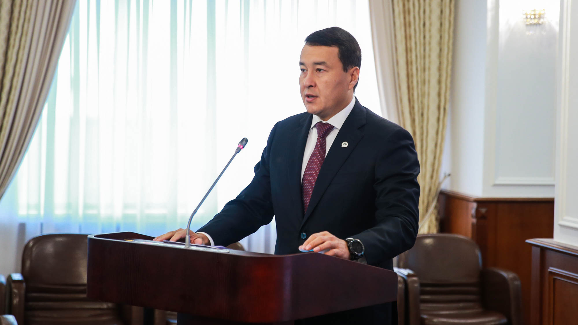 Memlekettik jáne ulttyq kompanııalar qyzmetkerleriniń sany 25%-ǵa qysqaratyn bolady— Á. Smaıylov