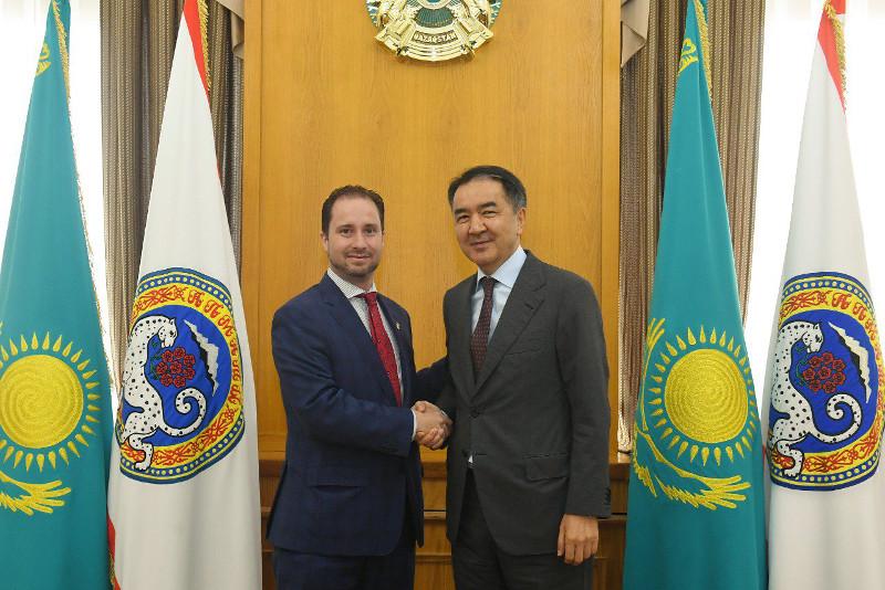 Baqytjan Saǵyntaev Qazaqstandaǵy Kanadanyń elshisi Nıkolıa Brýssomen kezdesti