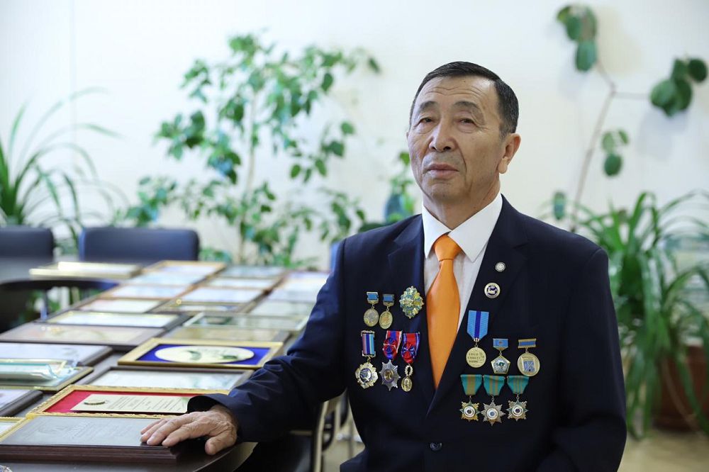 Munaı óndirýmen birge órilgen ǵumyr