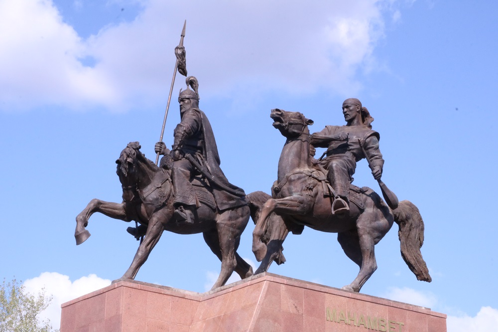 Oral qalasynda Isataı men Mahambetke eskertkish ashyldy