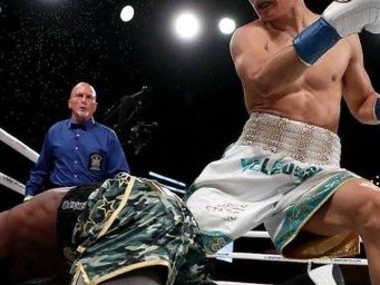 Danııar Eleýsinov kásibı rıngte 8-ret jeńiske jetti