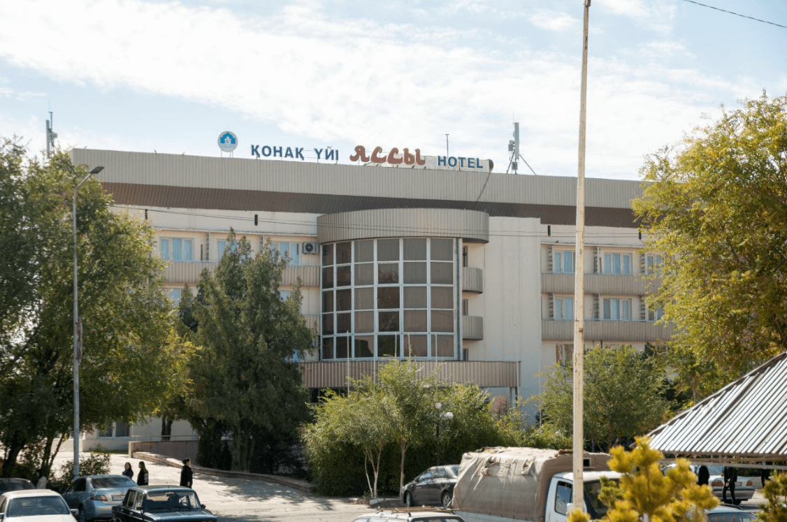 Túrkistanda qonaqúı tútinge orandy