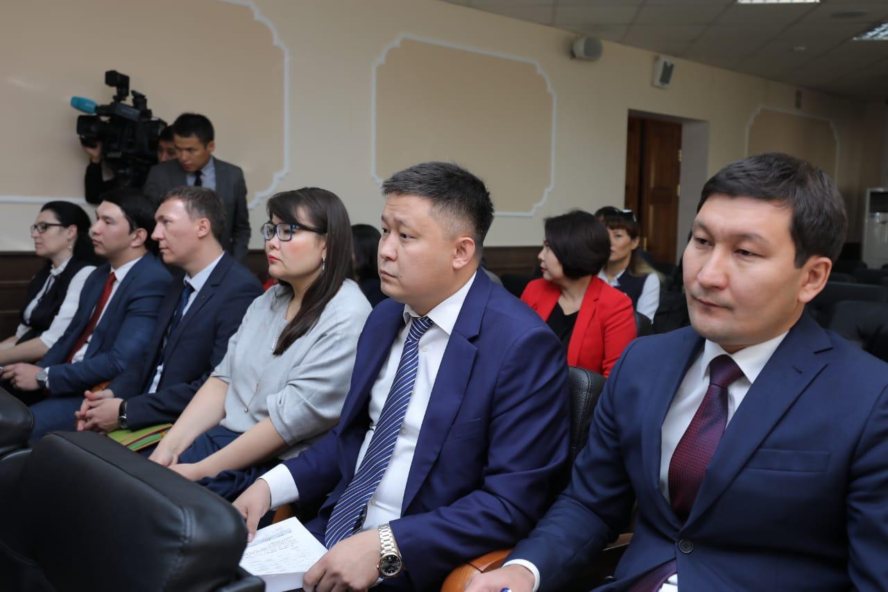 Aqtóbede qarapaıym zattar ekonomıkasyn damytý máseleleri qaraldy