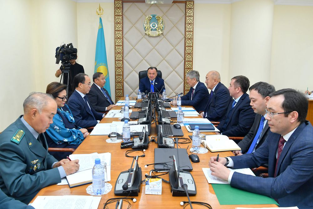 Qazaqstan-Reseı shekarasy mańyndaǵy turǵyndardyń memlekettik shekarany kesip ótý tártibi týraly  zań jobasy qaraldy