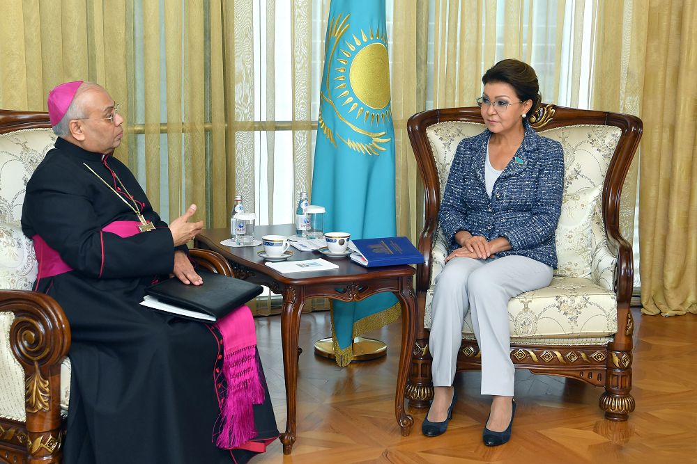 Darıǵa Nazarbaeva Apostol Nýnsııin qabyldady
