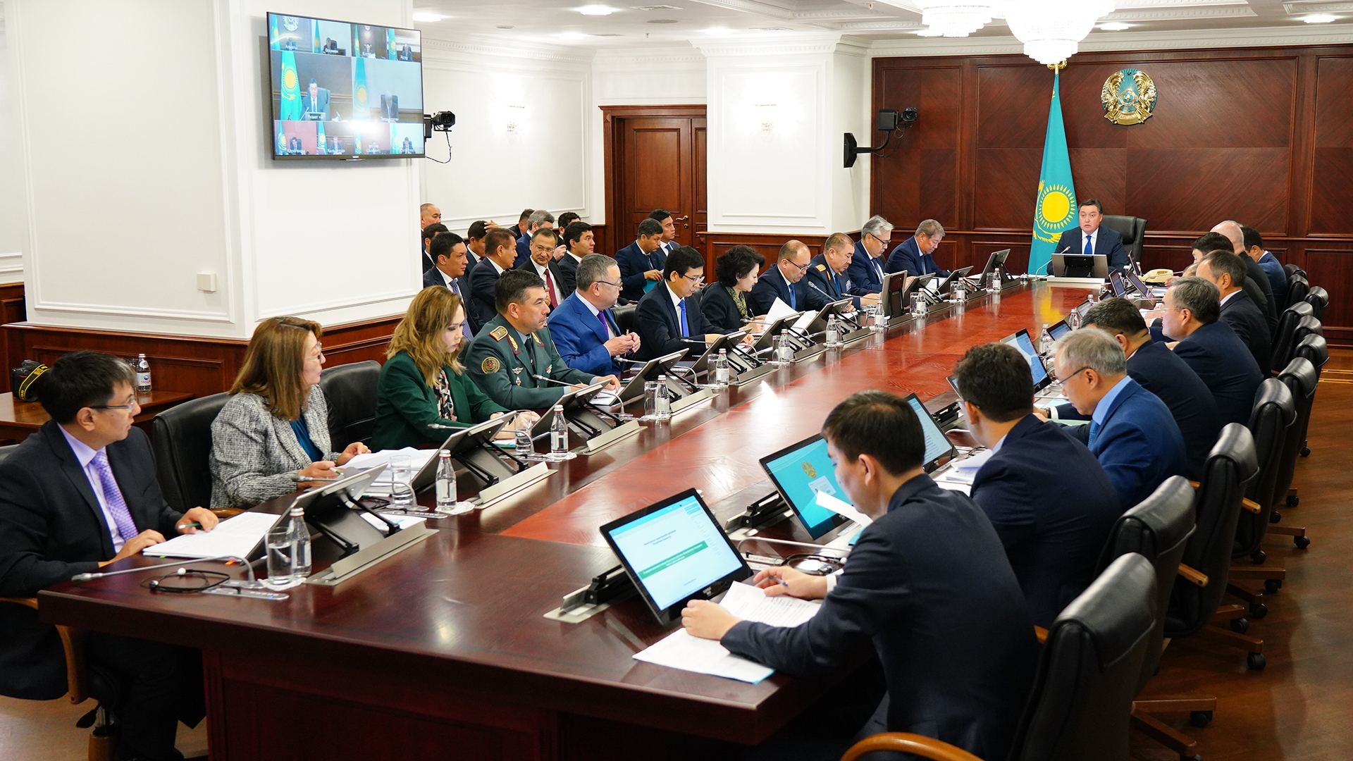 Úkimette Jambyl oblysynyń jeke qosalqy sharýashylyqtaryn qoldaý boıynsha pılottyq joba talqylandy