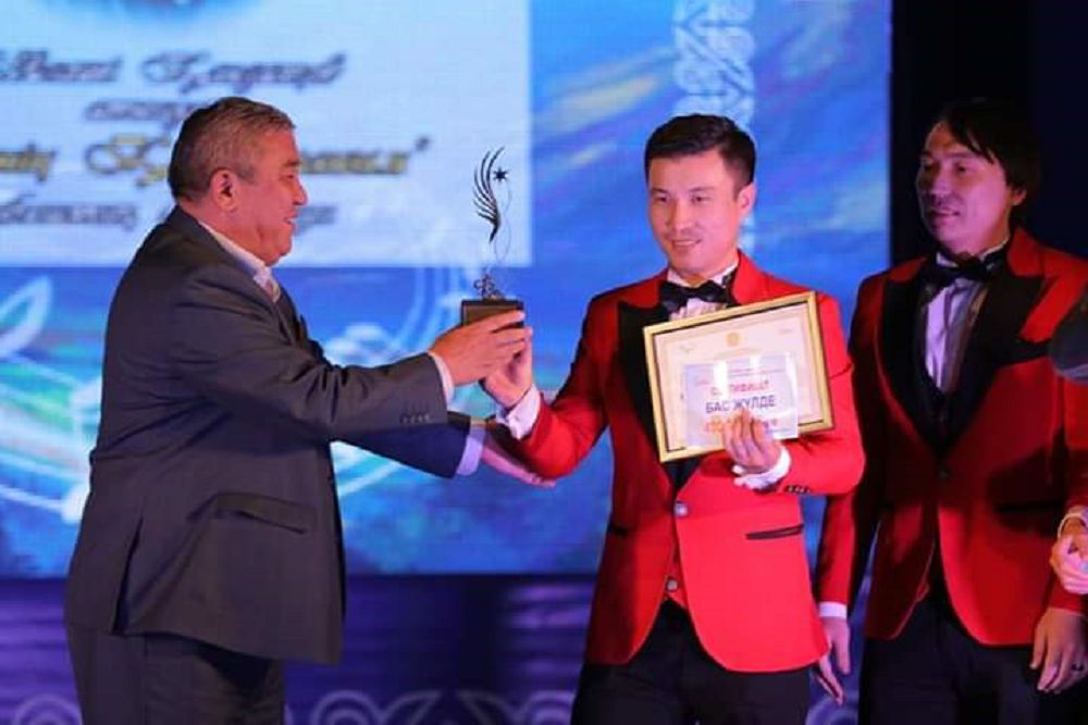 Shámshi ánderi Túrkistan tórinde sharyqtady