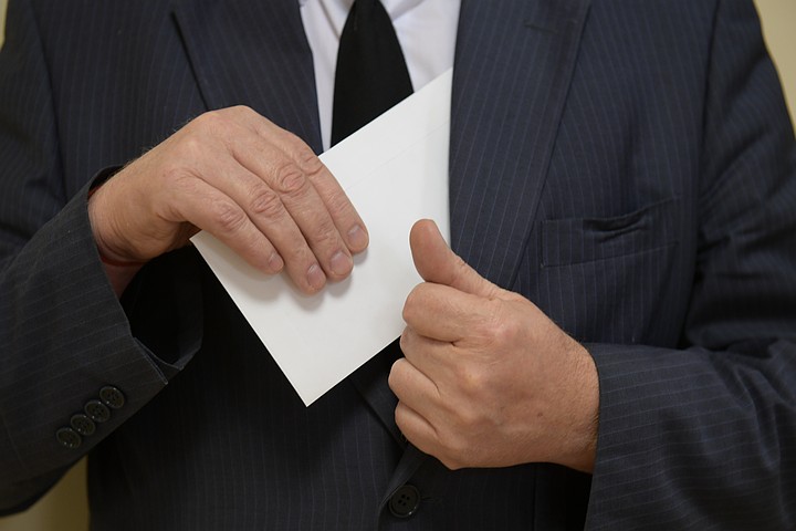 Qyzylordada mekeme basshysyna para alǵany úshin jaza taǵaıyndaldy