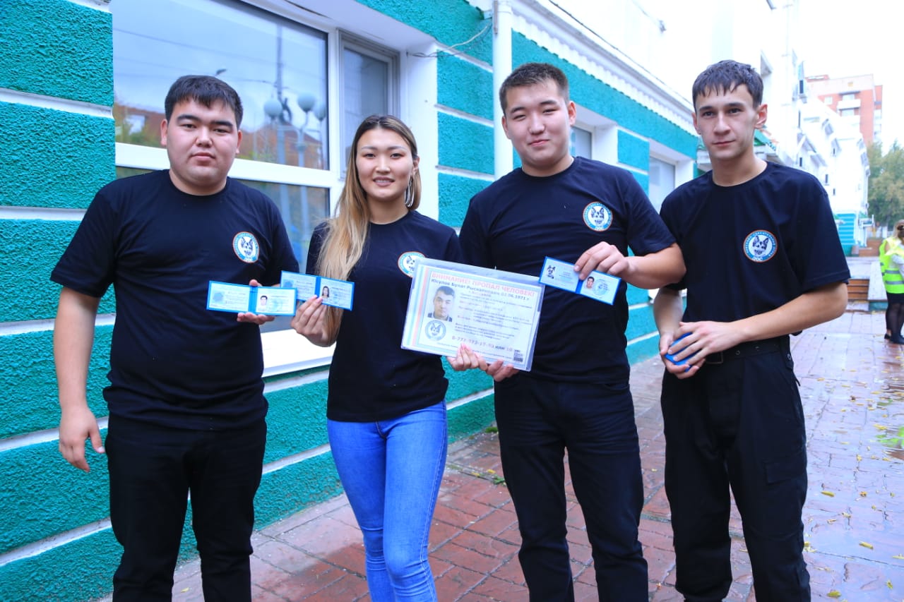 Qostanaıda polısııa volonterleri jumys isteı bastady