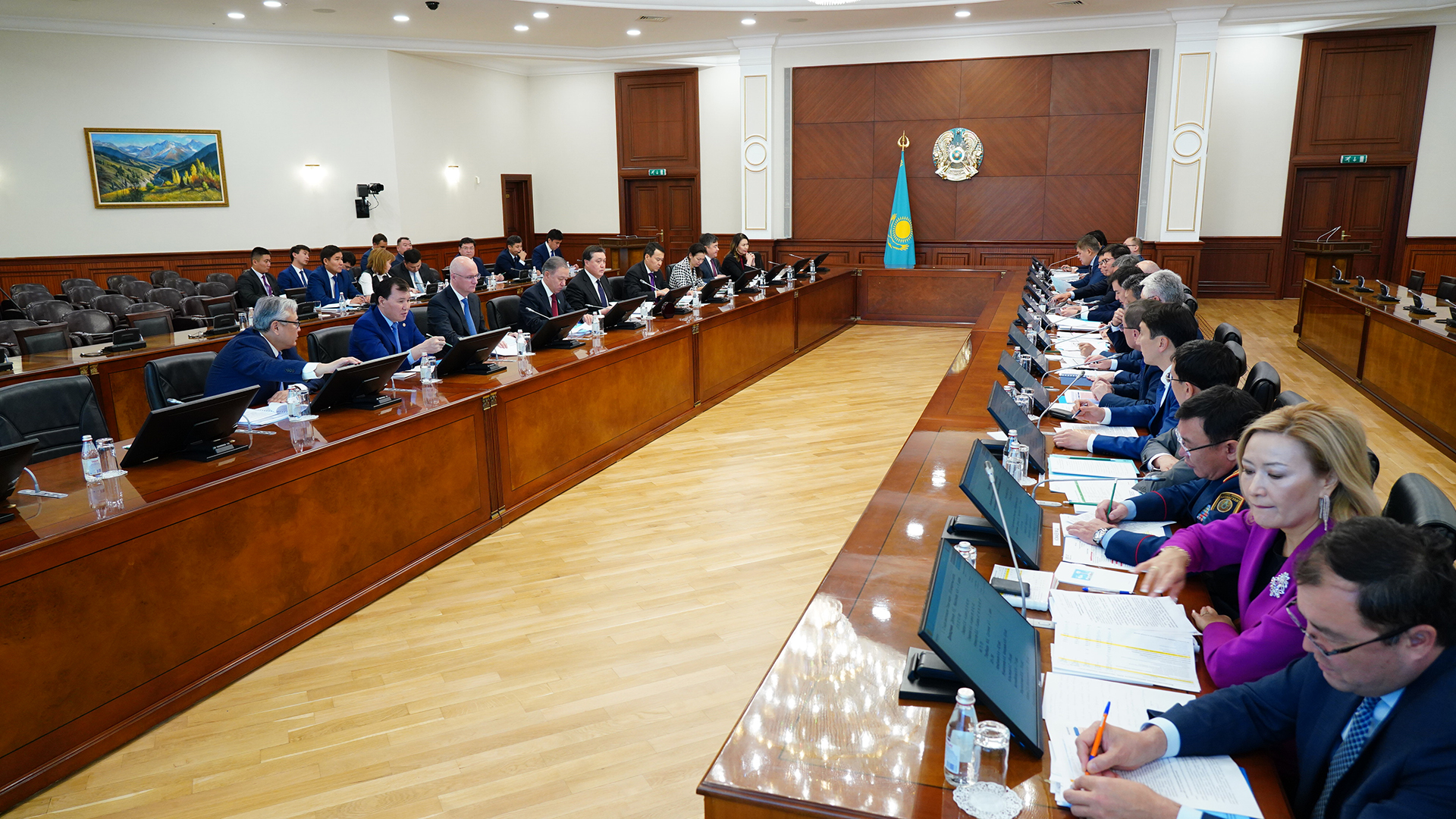 Úkimette «100 naqty qadam» Ult josparyn iske asyrýdyń aralyq qorytyndylary shyǵaryldy