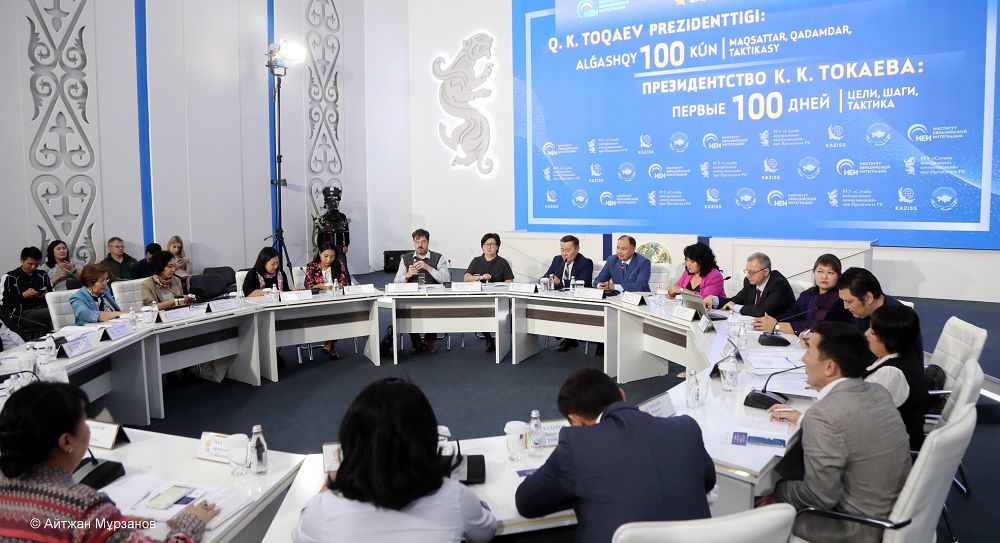 Turaqtylyq, demokratııa jáne ózgerister