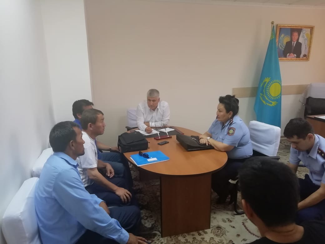 «Nur Otan» partııasy Mańǵystaý oblystyq fılıaly shetel azamattaryn ótinishpen qabyldady