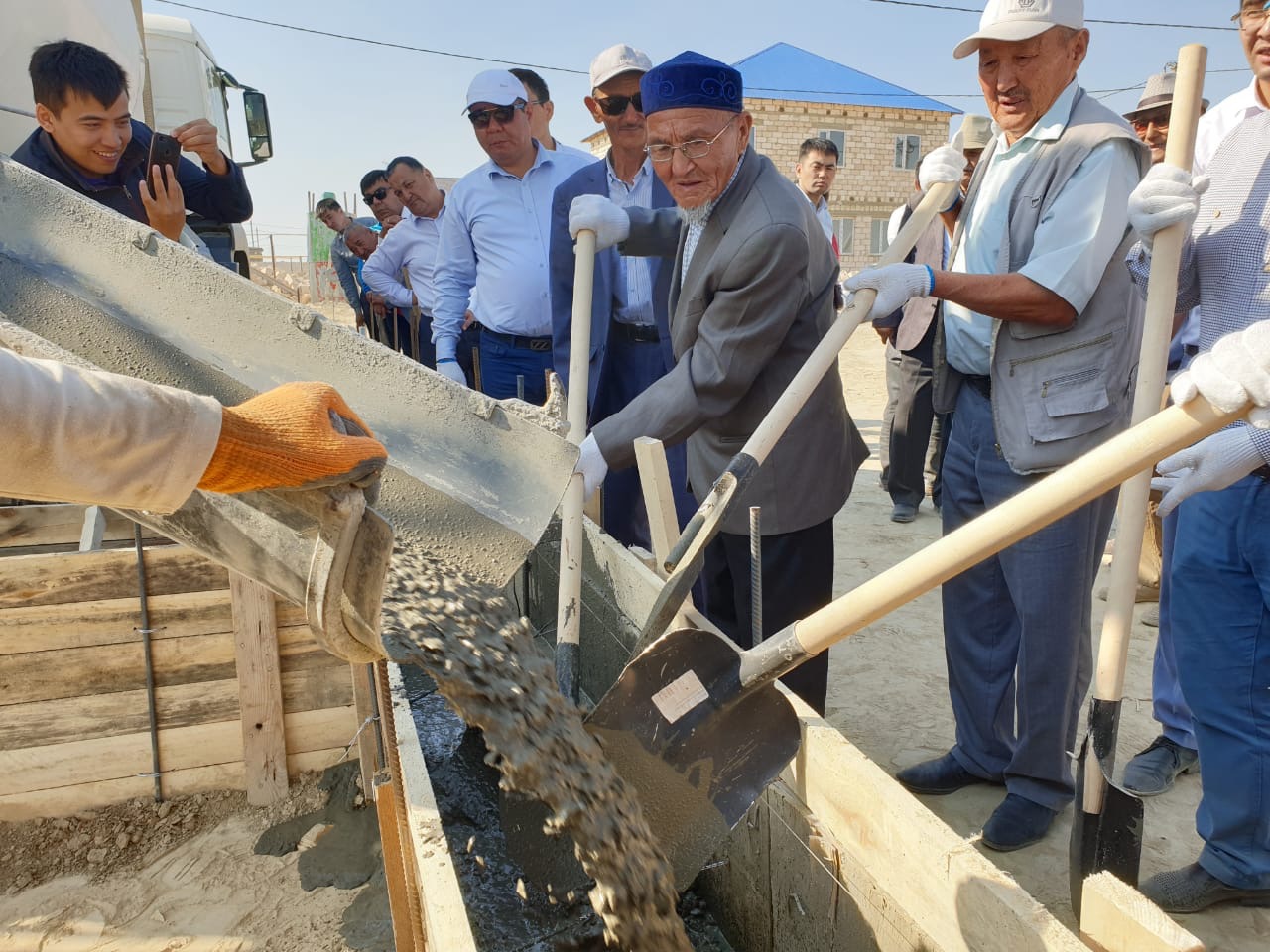 «Ár qazaq – meniń jalǵyzym» aksııasy Munaıly aýdanynda jalǵasty