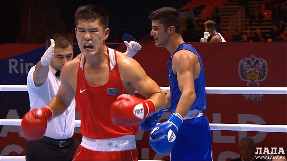 Álem chempıonatynda Qazaq eliniń ánuranyn shyrqatty