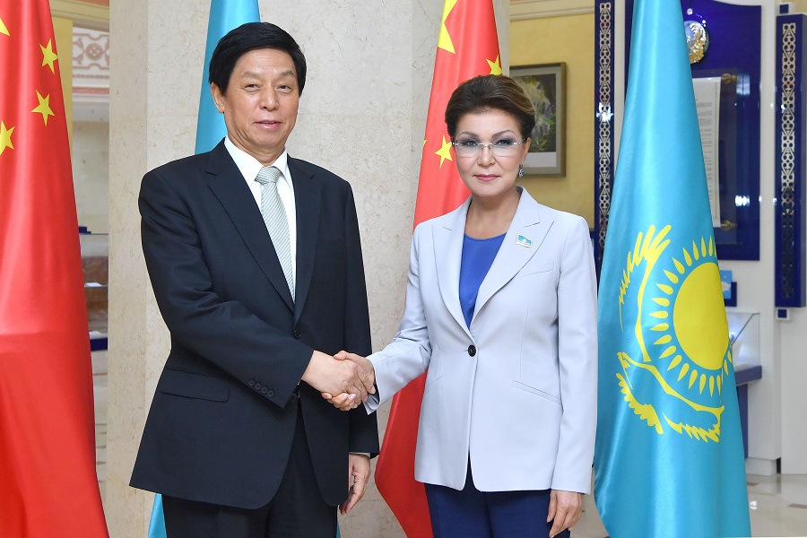 Lı Chjanshý: Qazaqstan-Qytaı qarym-qatynasy bıik yntymaqtastyq deńgeıine jetti