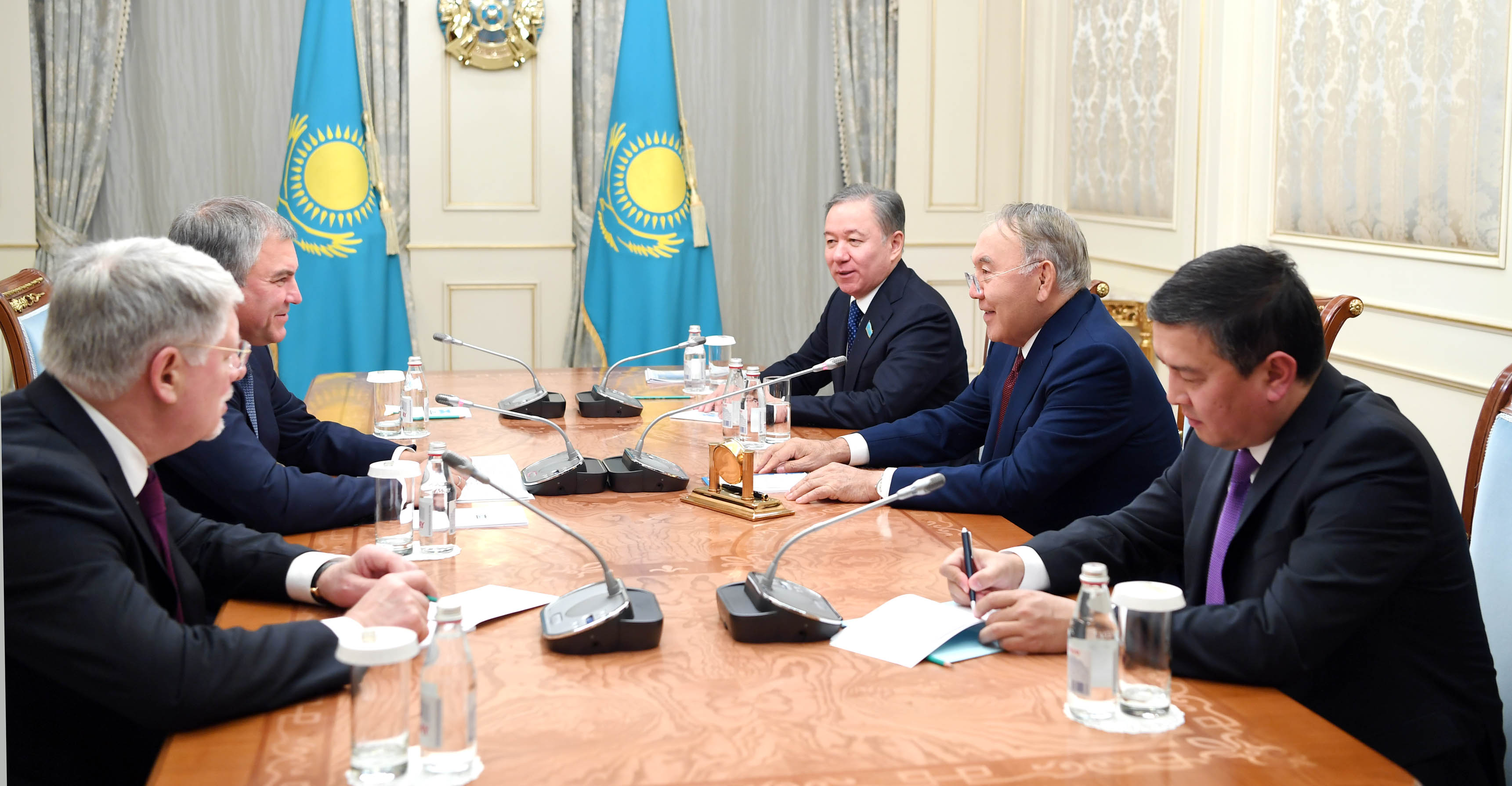 Elbasy RF Memlekettik Dýmasynyń tóraǵasy Vıacheslav Volodınmen kelissóz ótkizdi