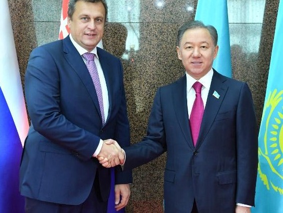 Májilis spıkeri Slovakııa Ulttyq Keńesiniń tóraǵasymen kezdesti