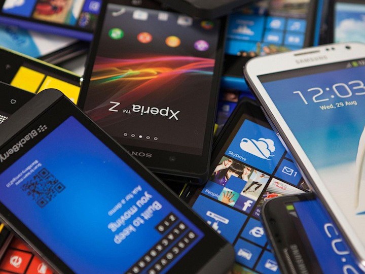 Qyrǵyz azamaty 4000-ǵa jýyq telefondy zańsyz alyp kirmek bolǵan