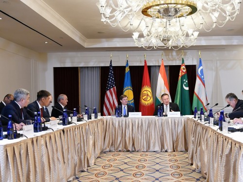 Nıý-Iorkte «S5+1» formatynda mınıstrlik kezdesýi ótti