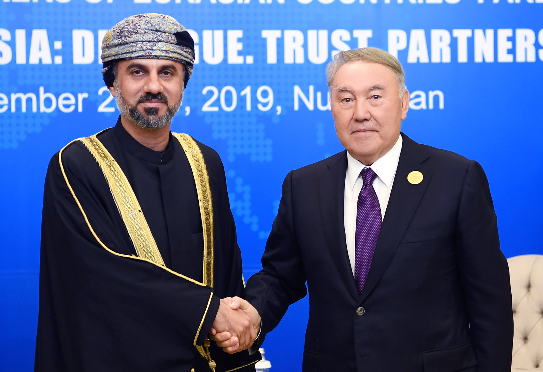 Nursultan Nazarbaev Oman ash-Shýra Medjlısiniń spıkerimen kezdesti