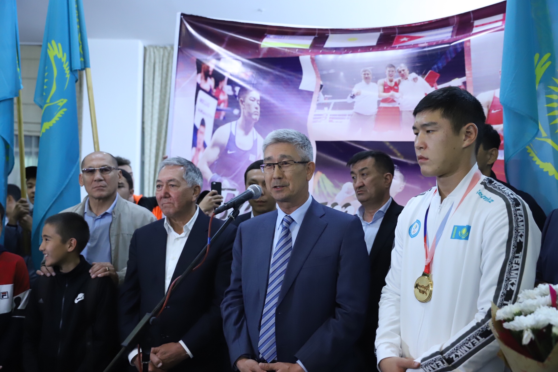 Mańǵystaýlyqtar Álem chempıony Bekzat Nurdáýletovty qarsy aldy