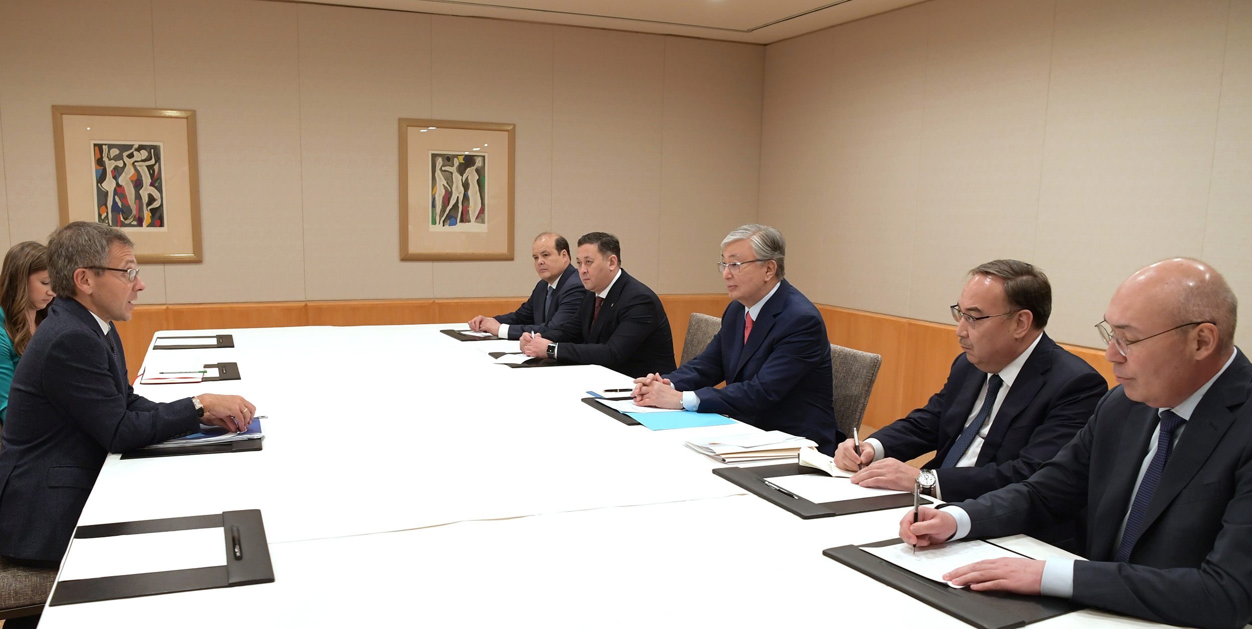 Memleket basshysy "Eurasia Group" kompanııasynyń prezıdenti Iаn Bremmermen kezdesti