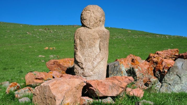 Tiriniń qadirin bil, óliniń qabirin bil!