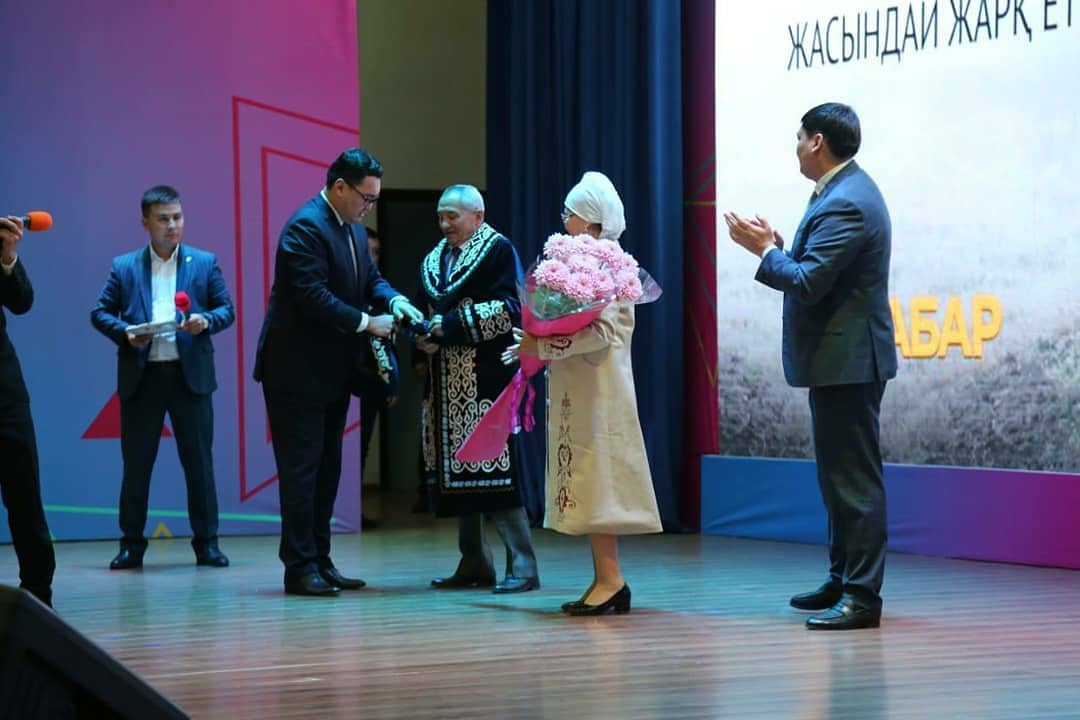 Bekzat bolmysy Shymkent jastaryna rýh syılady