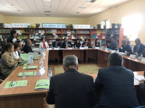 Jetibaı aýylynda ekoónimder ósirýge qatysty jıyn ótti