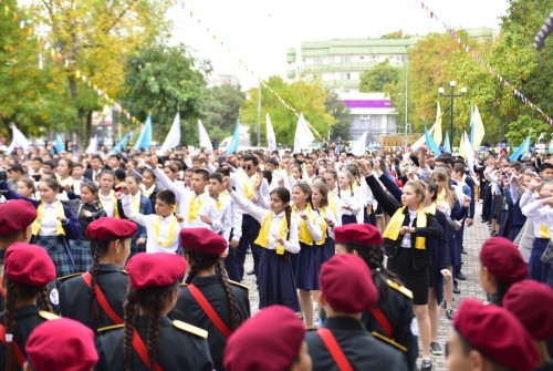 Shymkentte «Adal urpaq» erikti mektep klýbtarynyń sleti ótti