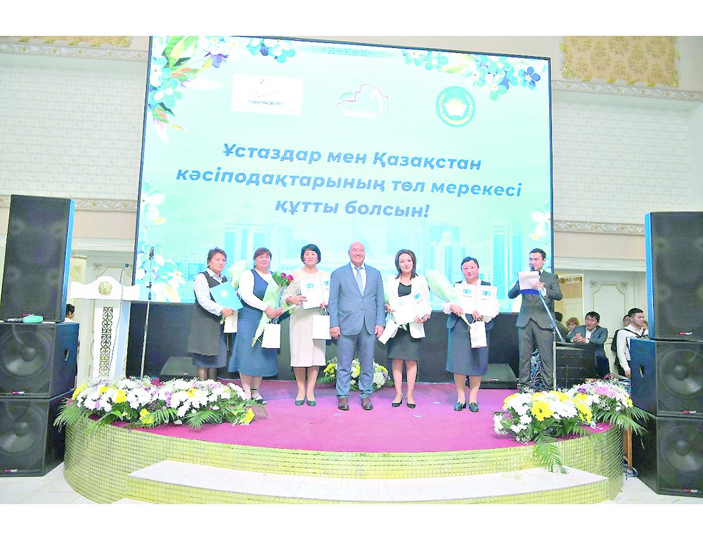 «Daryn» mektepteri kóbeıedi