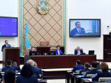 Senatta turǵyn úı-kommýnaldyq sharýashylyq máseleleri boıynsha otyrys ótti