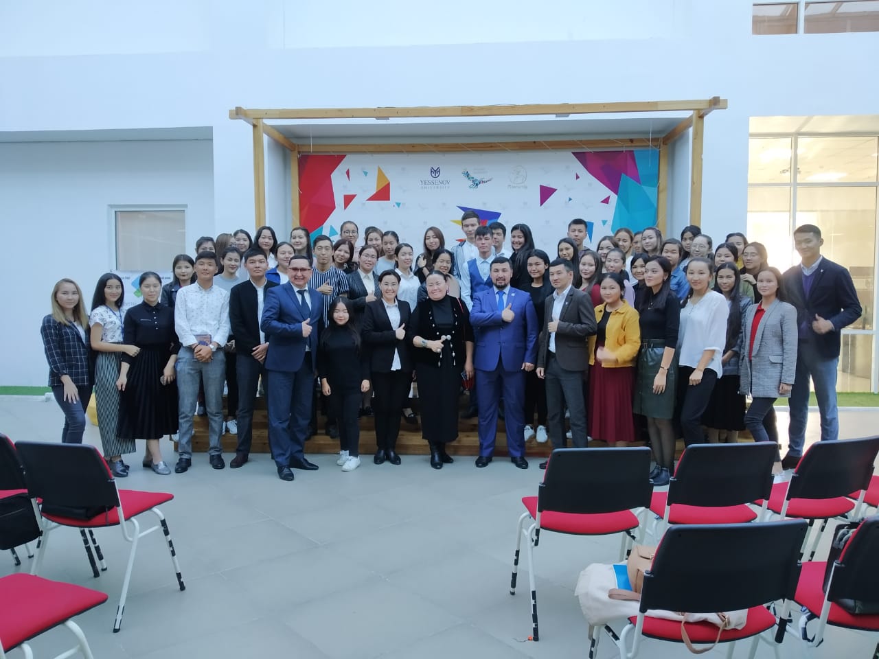 Ýnıversıtet stýdentterine jemqorlyqqa qatysty dáris oqyldy